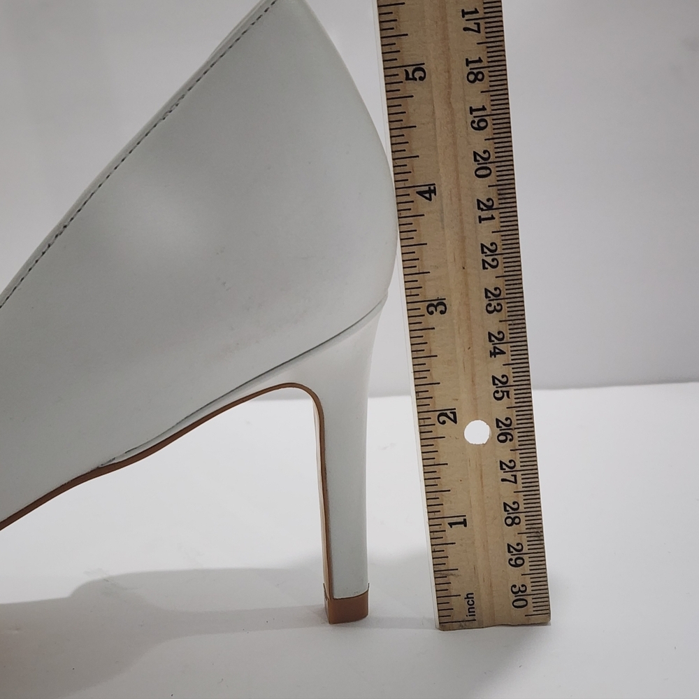 Stuart Weitzman D'Orsay Pumps - Picture 11 of 12